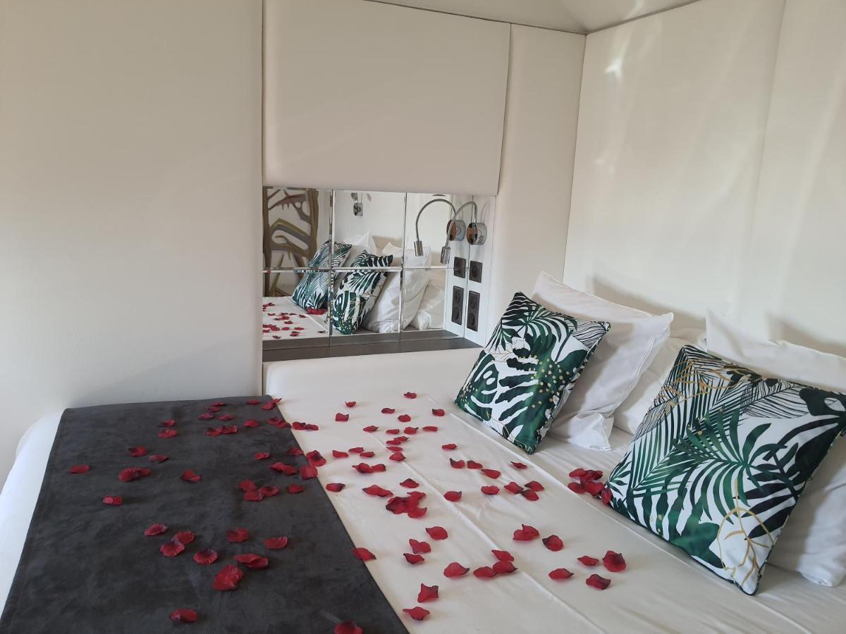 Hotel Et Spa Le Lion D'Or Pont-Évêque Εξωτερικό φωτογραφία